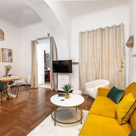 Quatrum Apartment Napoli Bagian luar foto