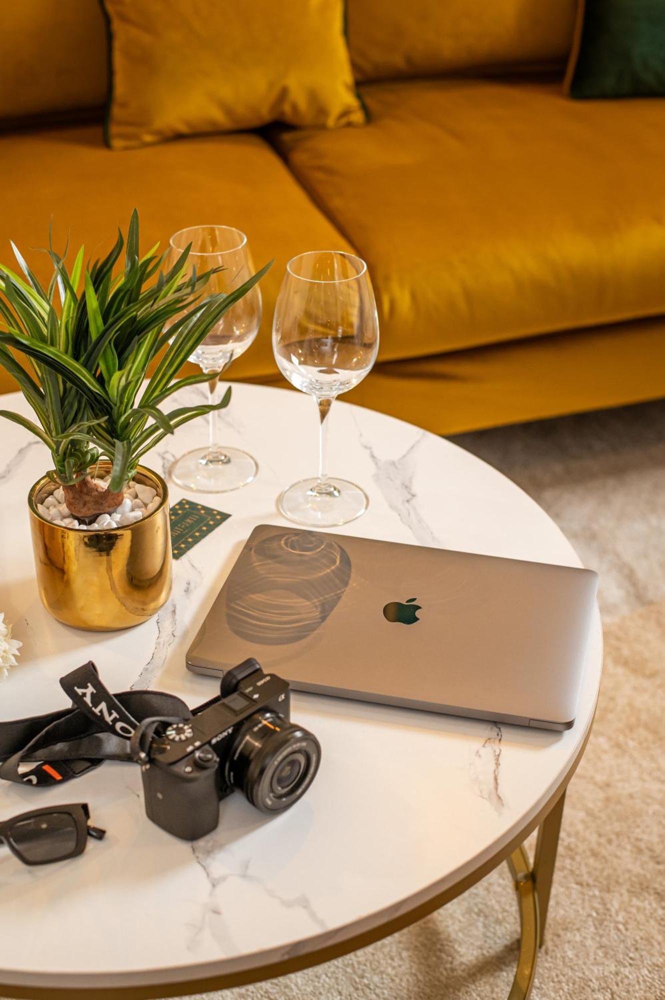 Quatrum Apartment Napoli Bagian luar foto