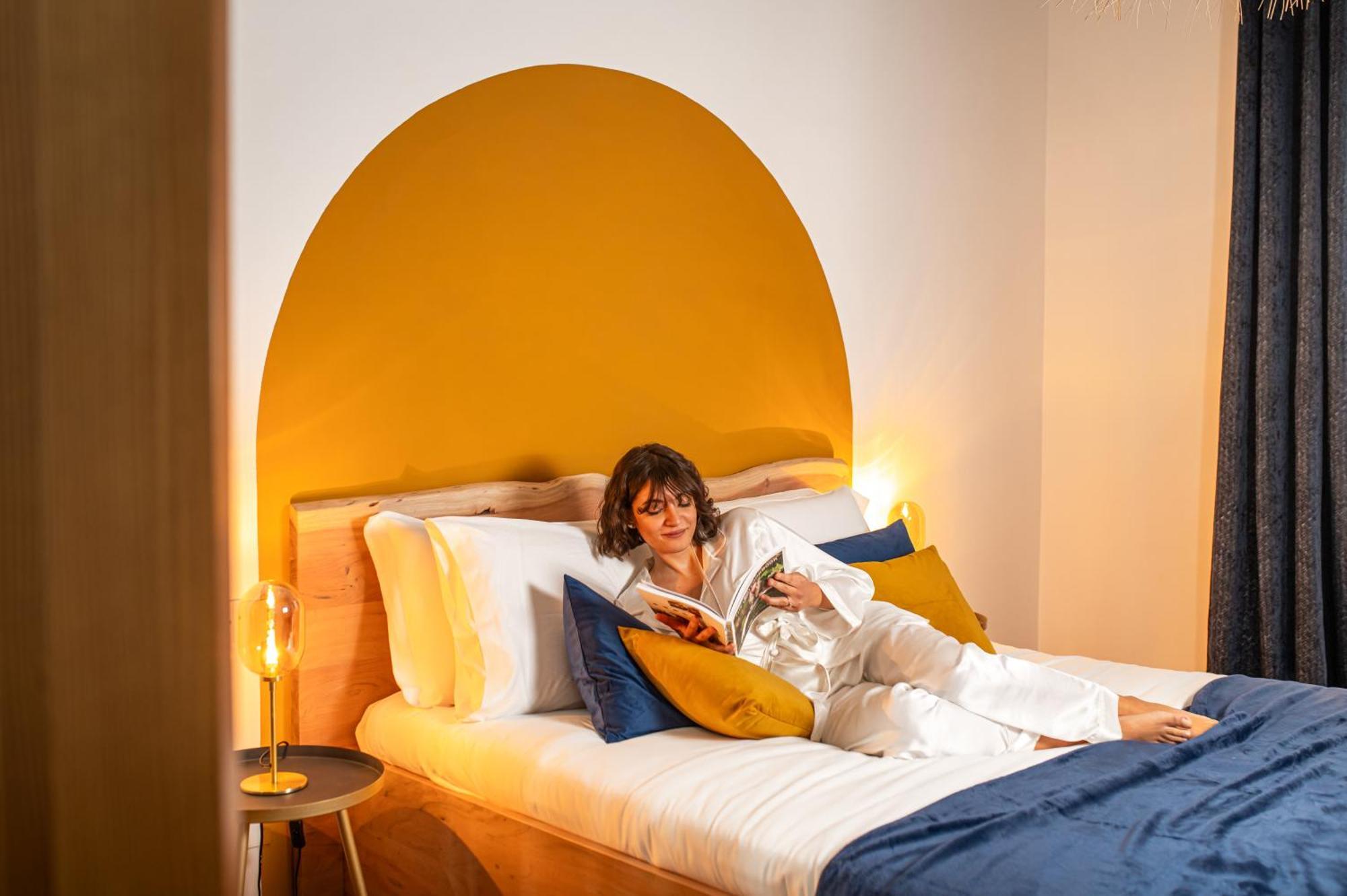 Quatrum Apartment Napoli Bagian luar foto