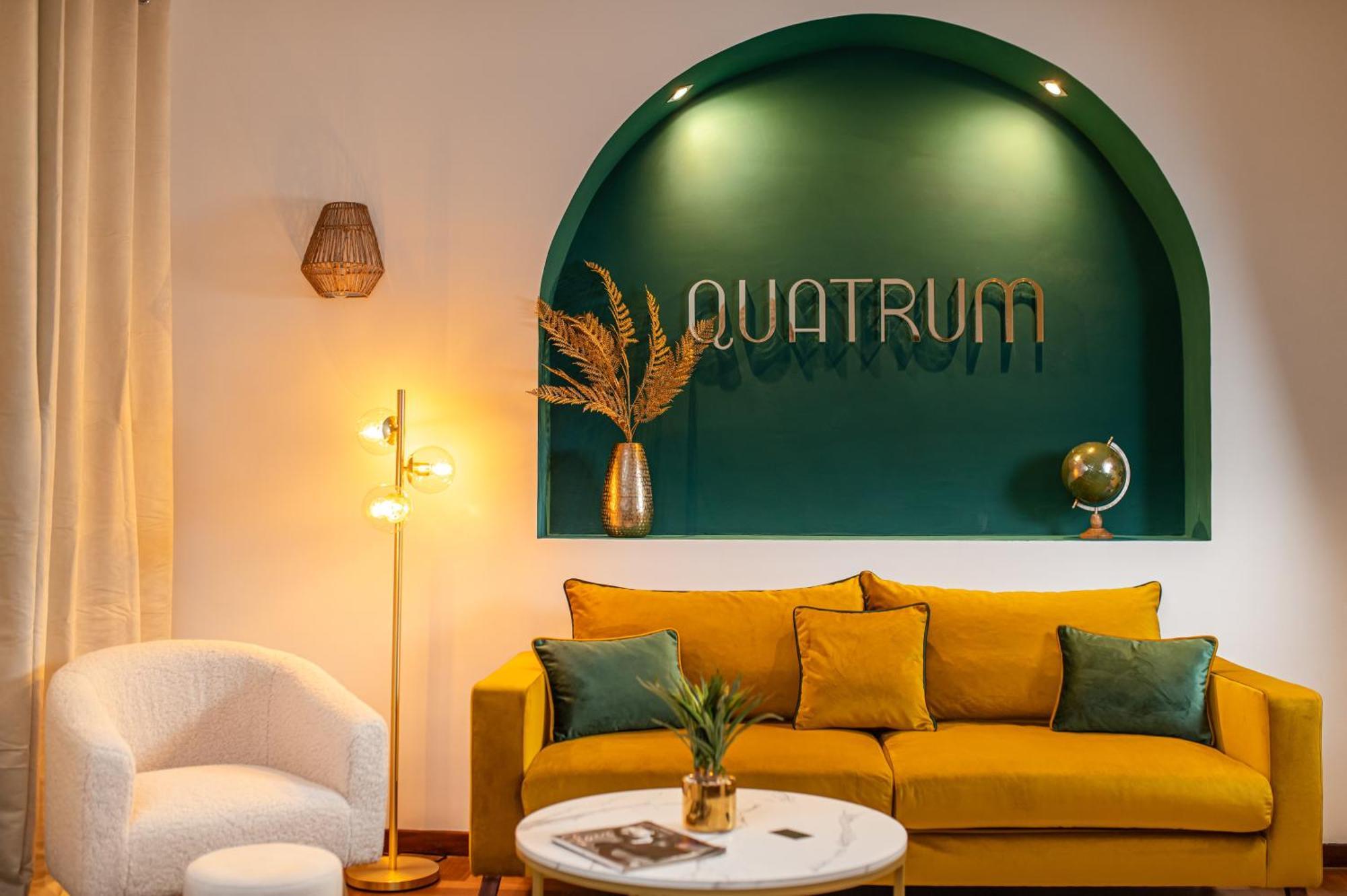 Quatrum Apartment Napoli Bagian luar foto