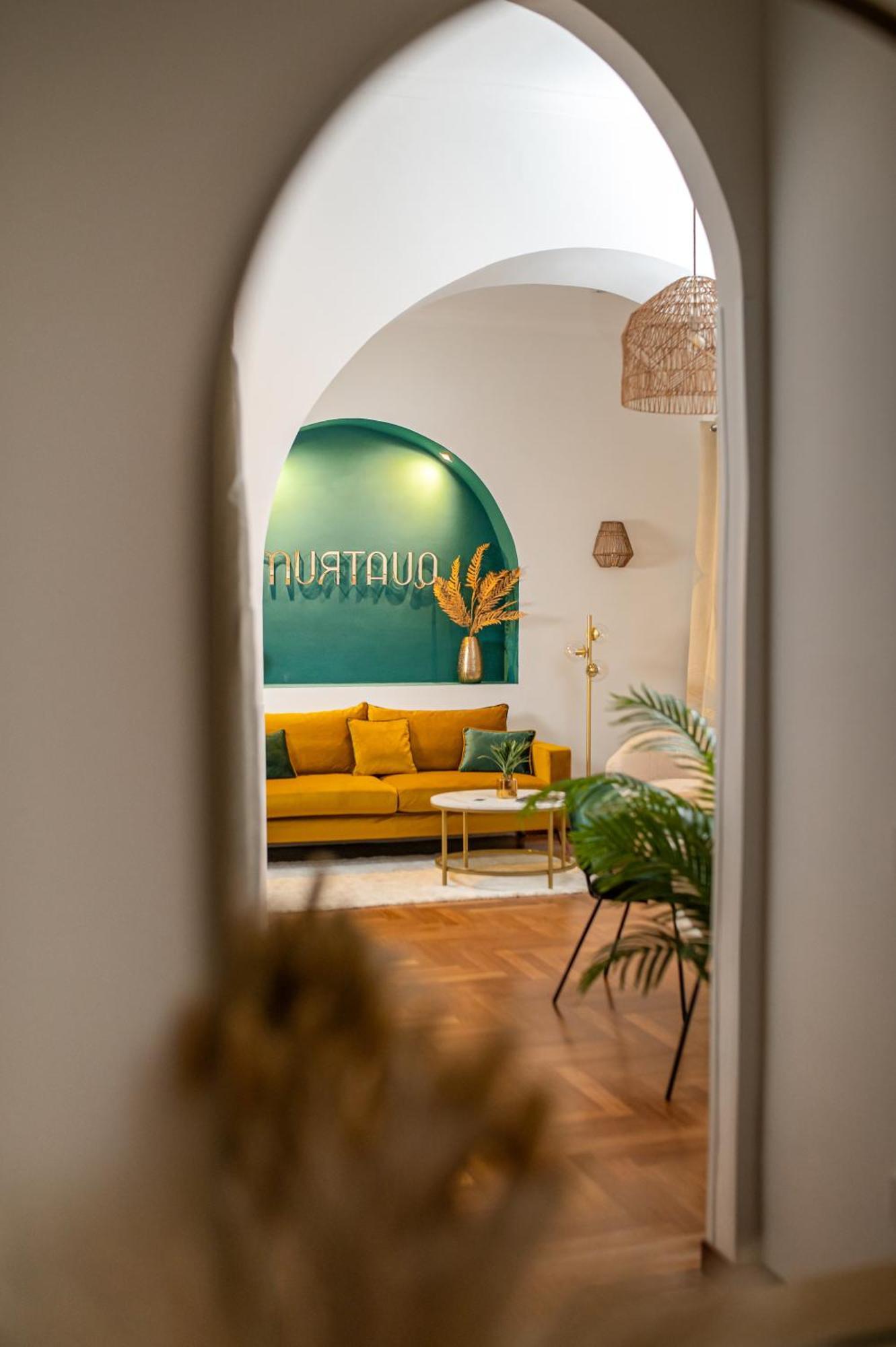 Quatrum Apartment Napoli Bagian luar foto