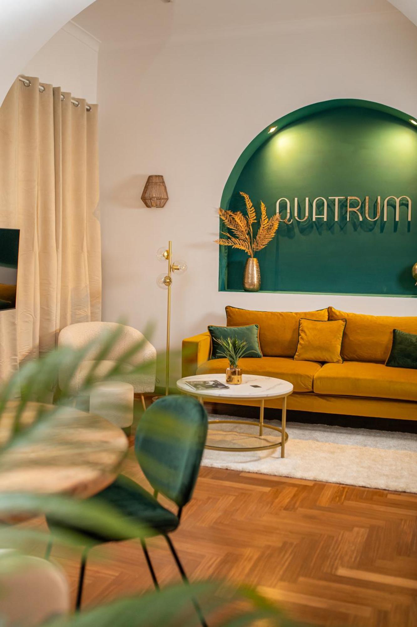 Quatrum Apartment Napoli Bagian luar foto