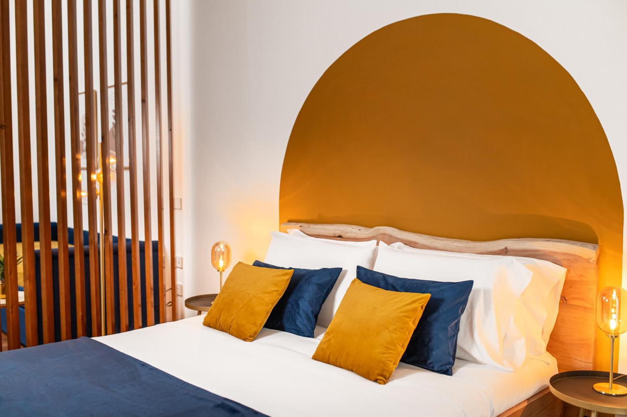 Quatrum Apartment Napoli Bagian luar foto
