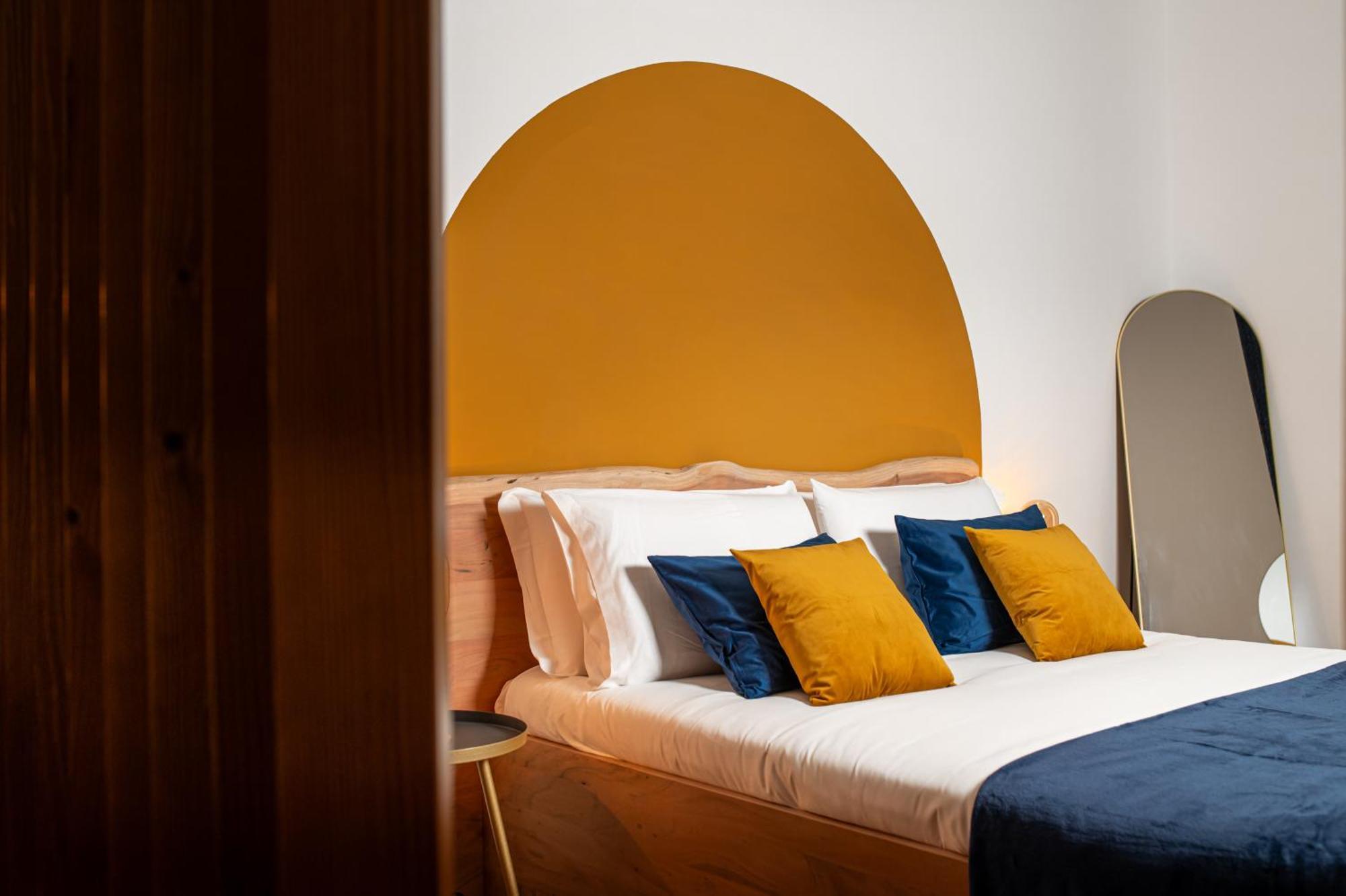Quatrum Apartment Napoli Bagian luar foto