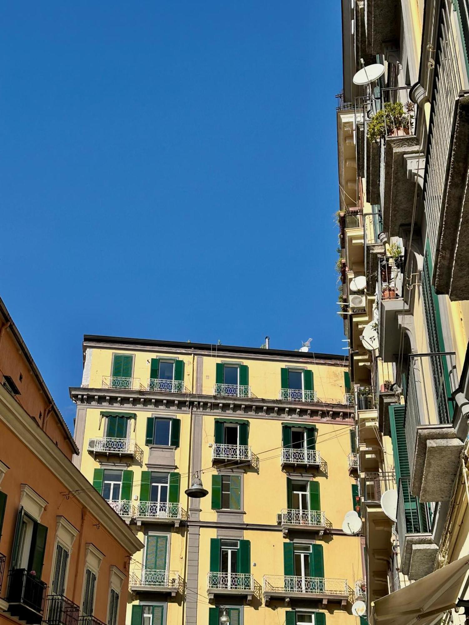 Quatrum Apartment Napoli Bagian luar foto