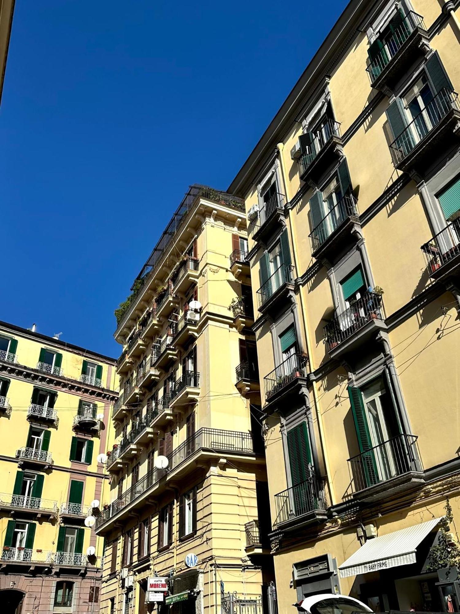 Quatrum Apartment Napoli Bagian luar foto